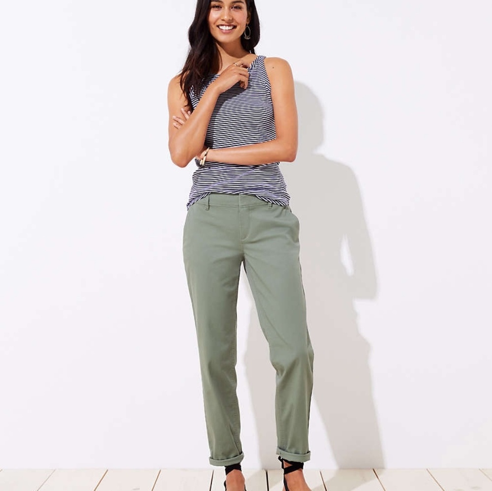 Loft girlfriend chino size 00